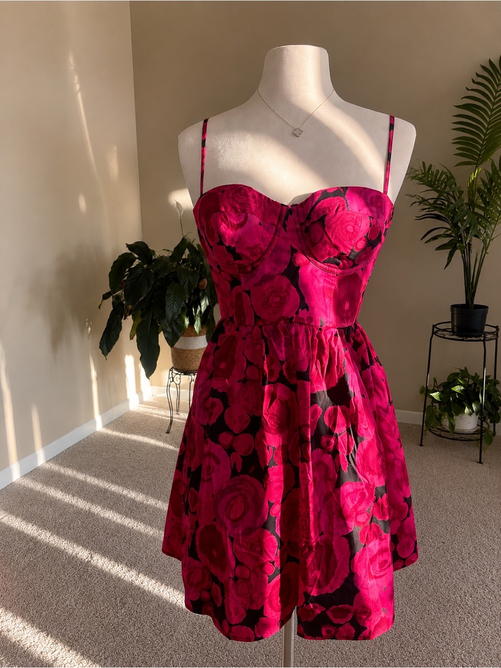 Moda International Fuchsia Pink Rose Print Sweetheart Mini Dress